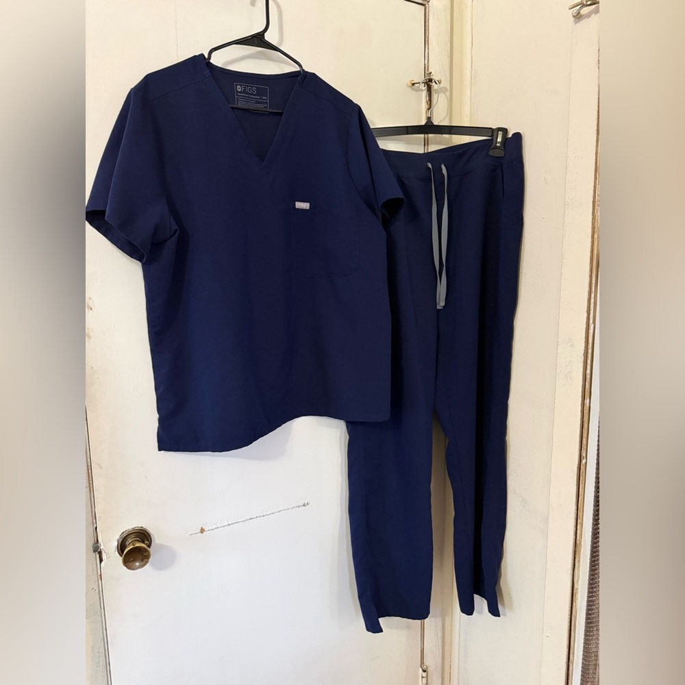 Figs Navy V-Neck Scrub Top and Drawstring Pants